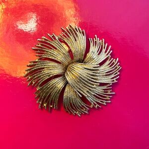 Vintage Signed Monet Cordelia Flower Large Gold Tone Brooch Pin